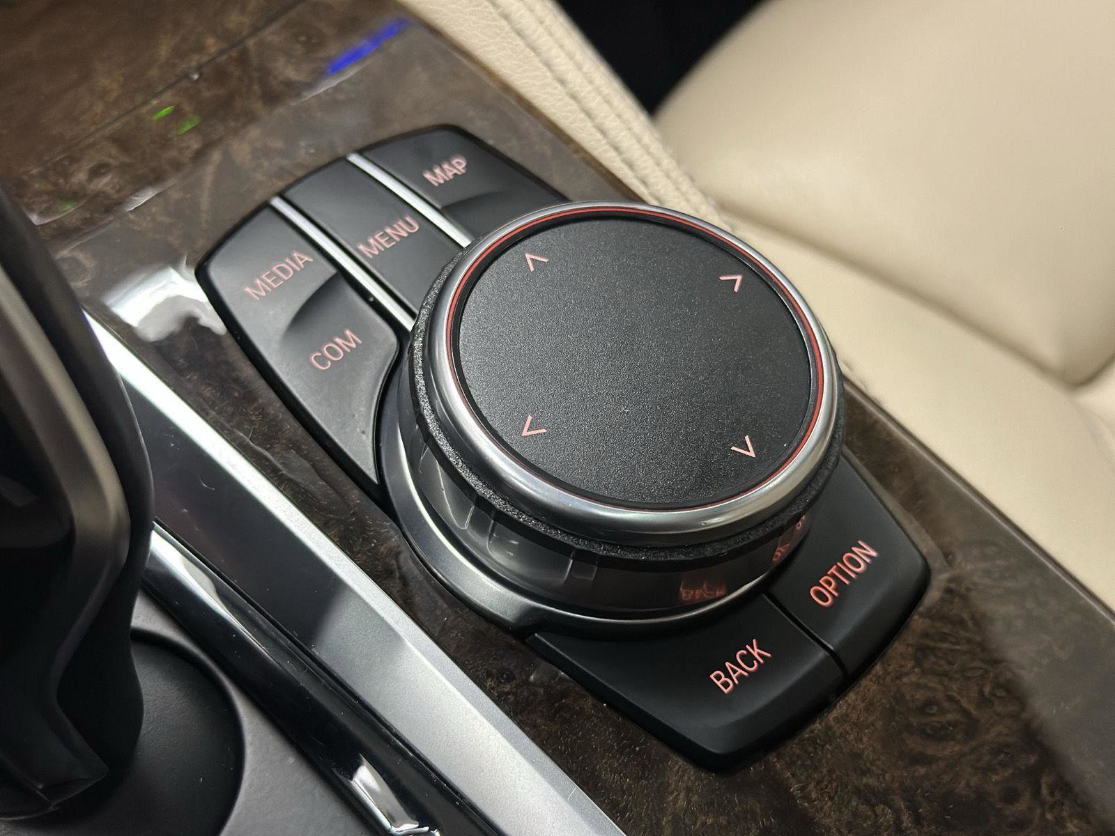 Used 2018 BMW 540i xDrive image 35