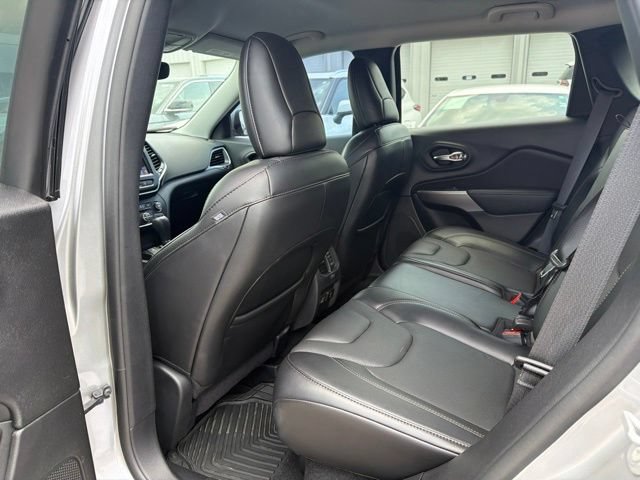 Used 2021 Jeep Cherokee Latitude Lux w/ Comfort/Convenience Group FWD image 17