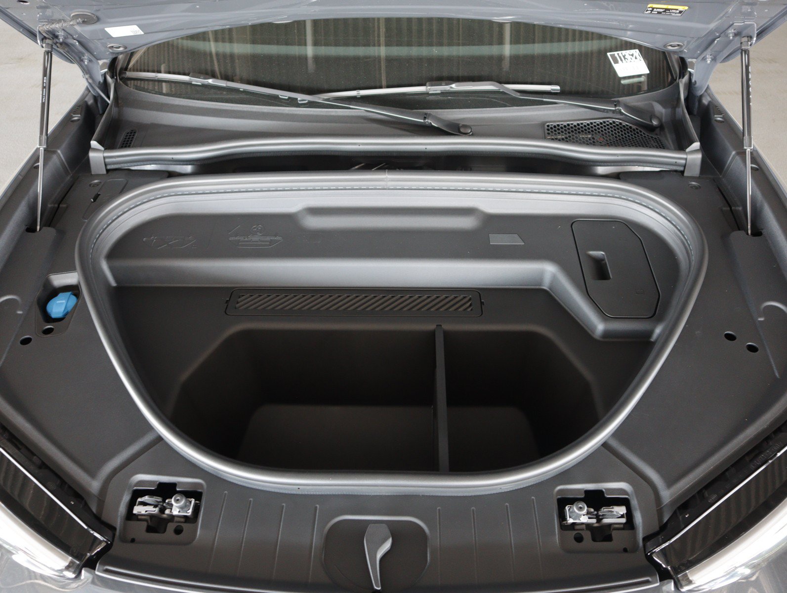 New 2027 Audi SQ6 e-tron Premium AWD/4WD image 4