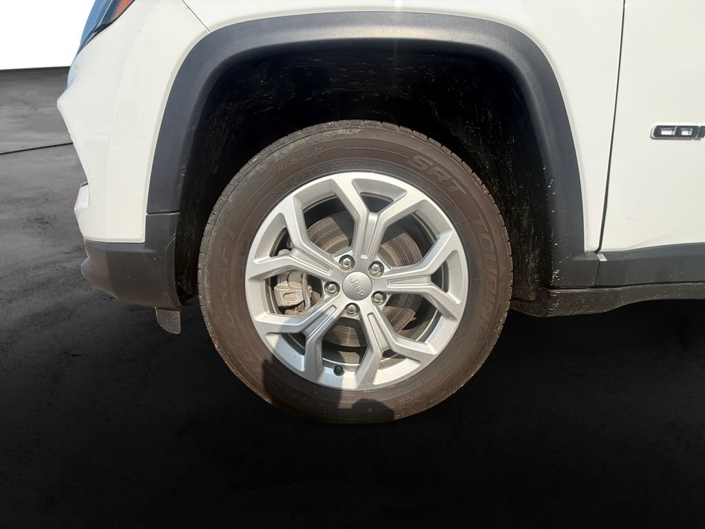 Used 2024 Jeep Compass Latitude AWD/4WD image 12