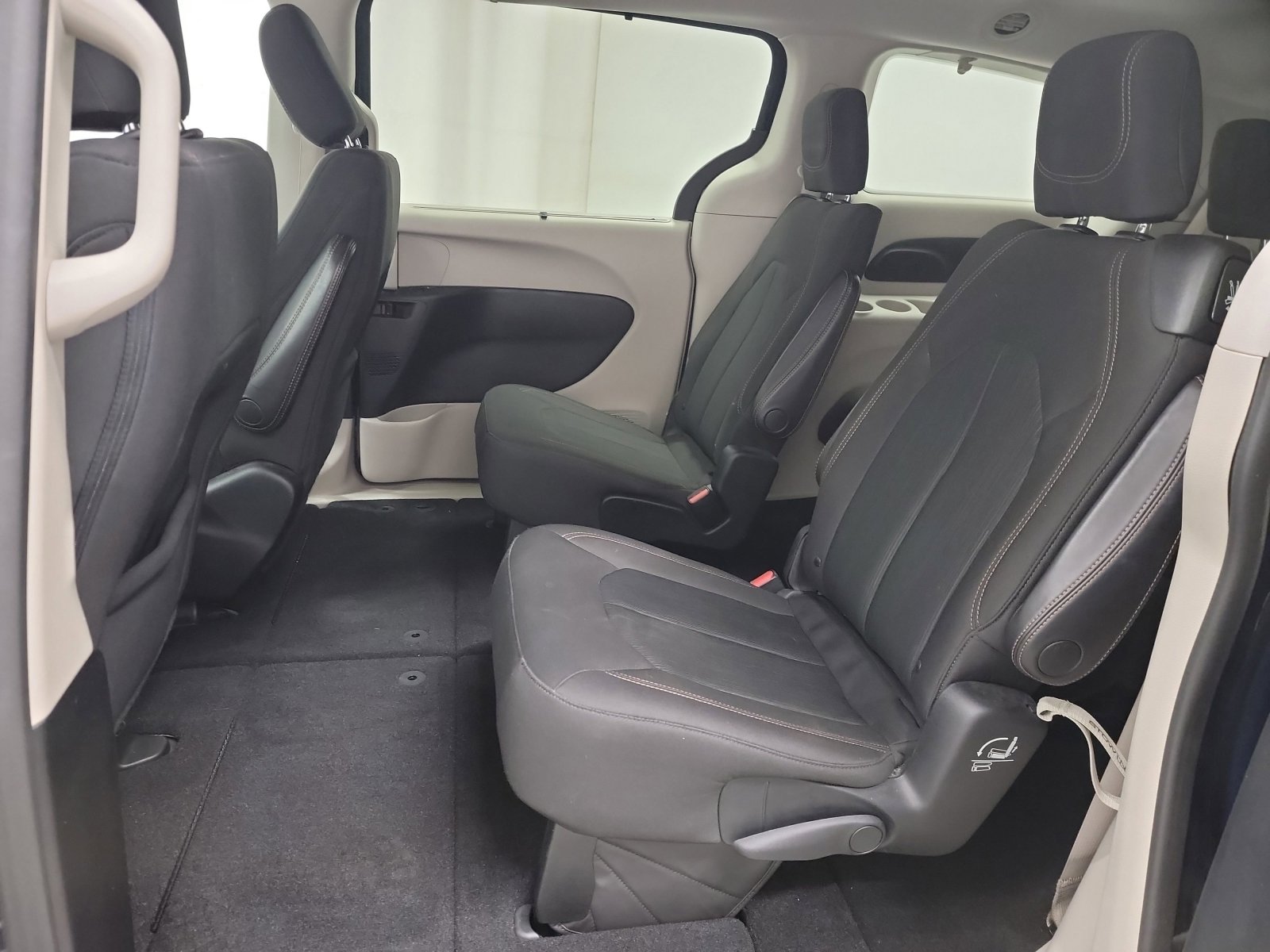 Used 2018 Chrysler Pacifica Touring Plus image 27