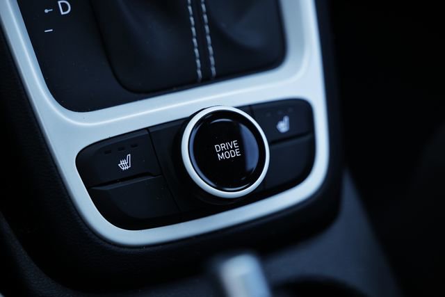 Used 2024 Hyundai Venue Limited image 40