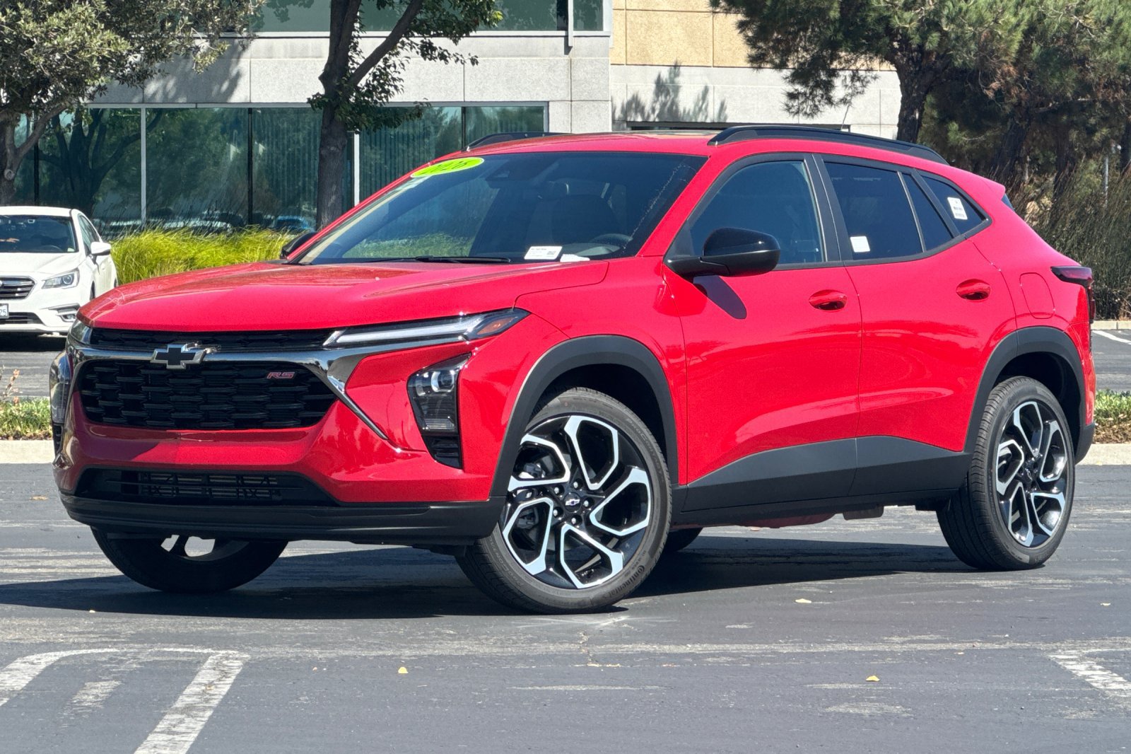 Used 2026 Chevrolet Trax RS w/ Sunroof Package FWD image 8