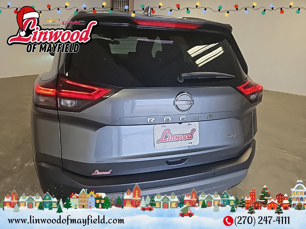 Used 2023 Nissan Rogue SV image 4