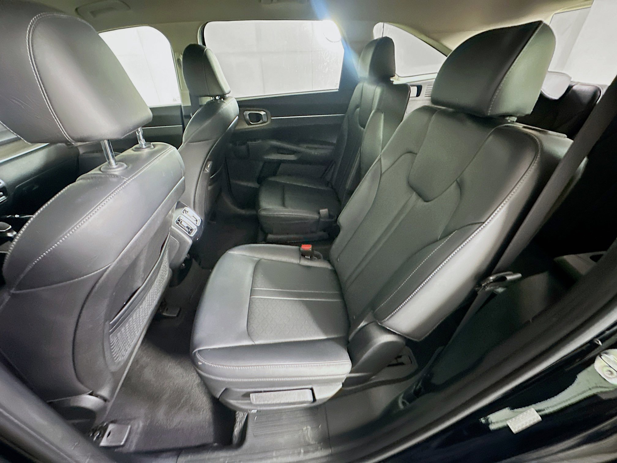 Used 2023 Kia Sorento EX image 27