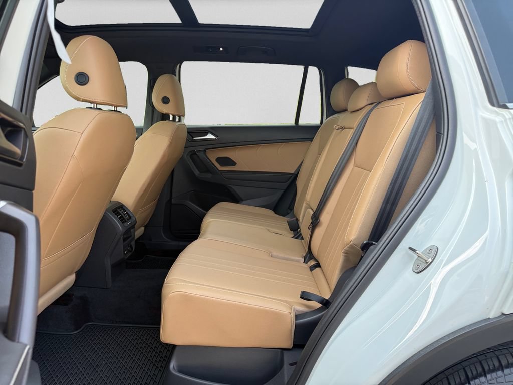Used 2024 Volkswagen Tiguan SE AWD/4WD image 26