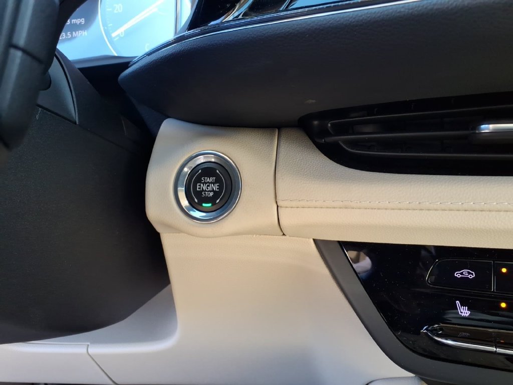 Used 2023 Buick Envision Essence AWD/4WD image 21