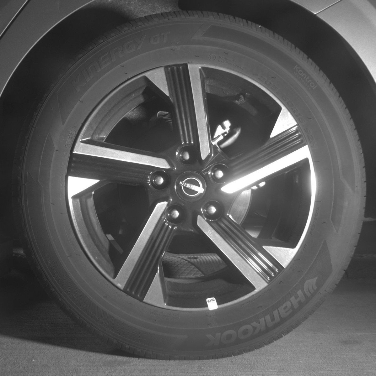 Used 2025 Nissan Sentra SV FWD image 14