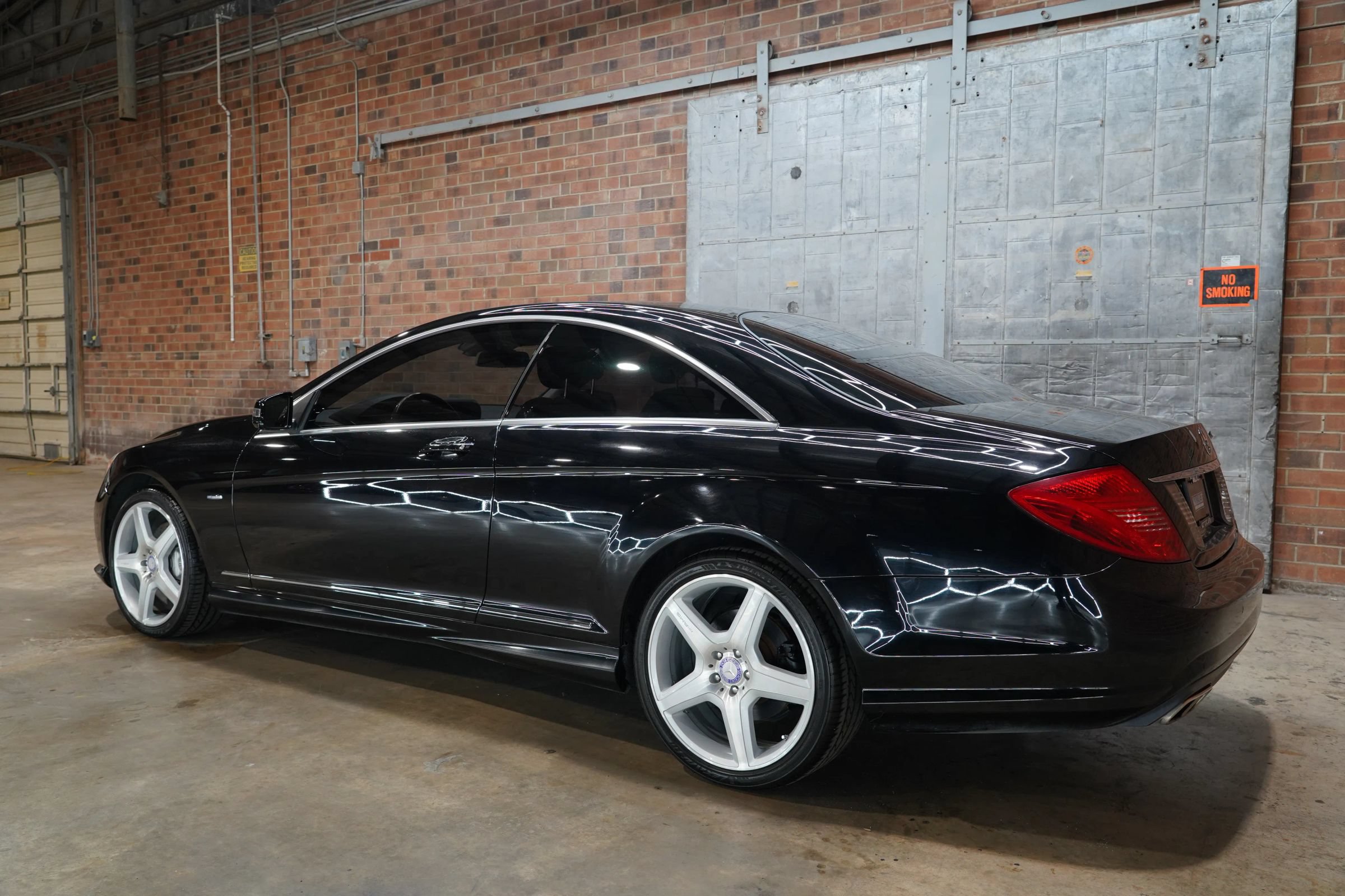 Used 2011 Mercedes-Benz CL 550 4MATIC w/ Sport Pkg Plus One image 11