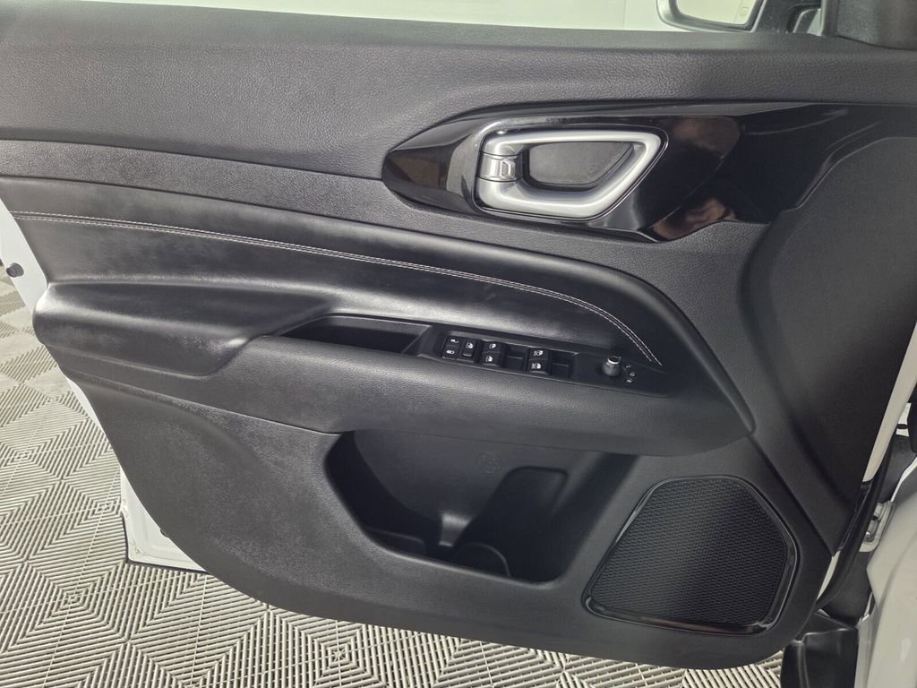 Certified 2023 Jeep Compass Altitude image 21