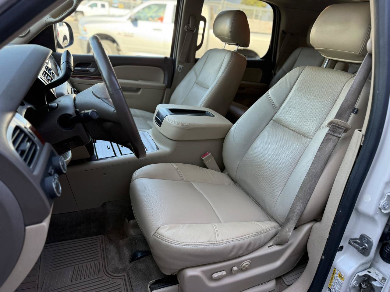 Used 2013 Chevrolet Tahoe LTZ AWD/4WD image 13