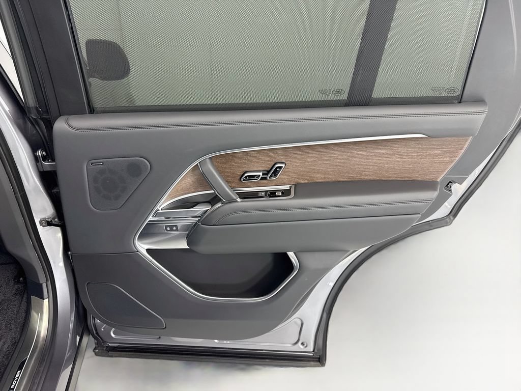 Certified 2025 Land Rover Range Rover Long Wheelbase SE AWD/4WD image 25