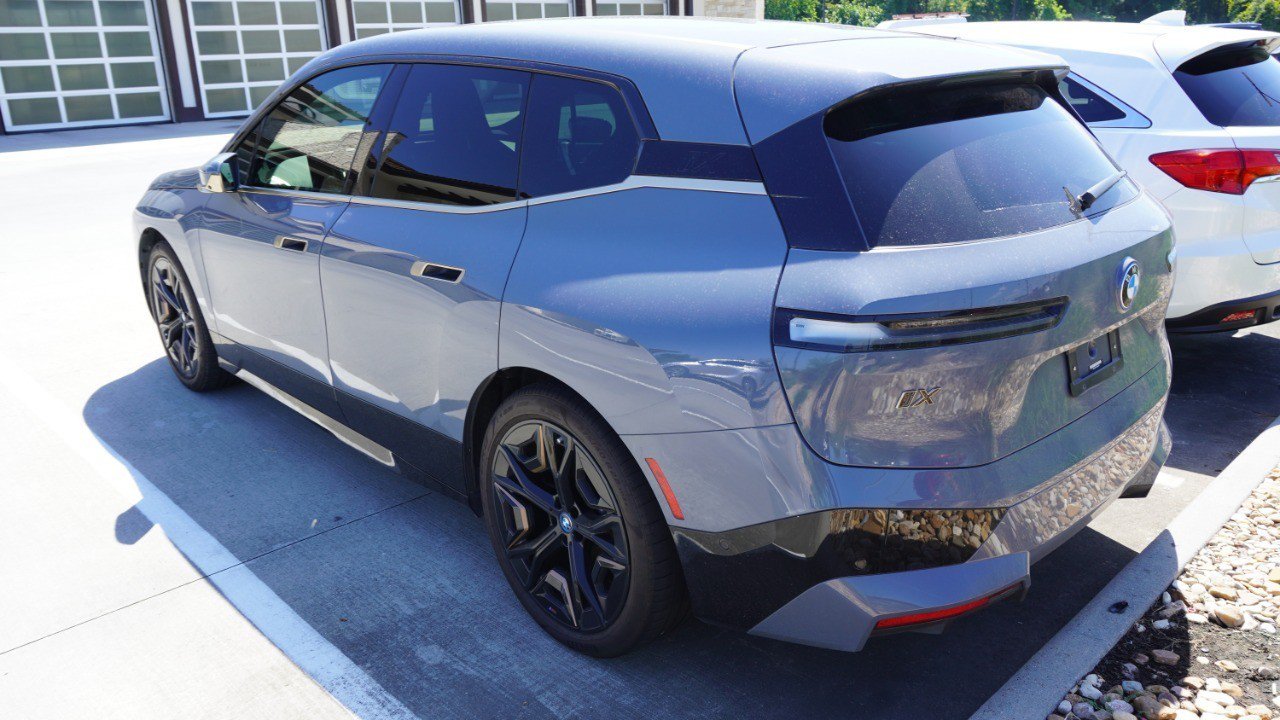 Used 2023 BMW iX M60 AWD/4WD image 7