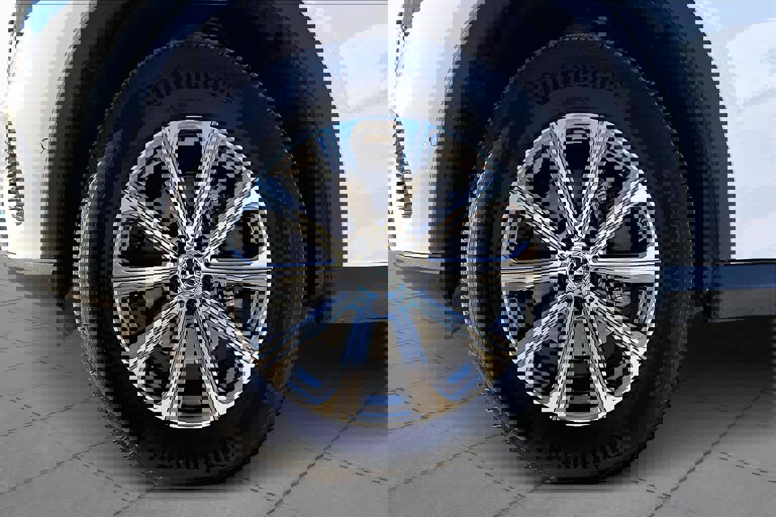 Used 2024 Mercedes-Benz GLC 300 image 10