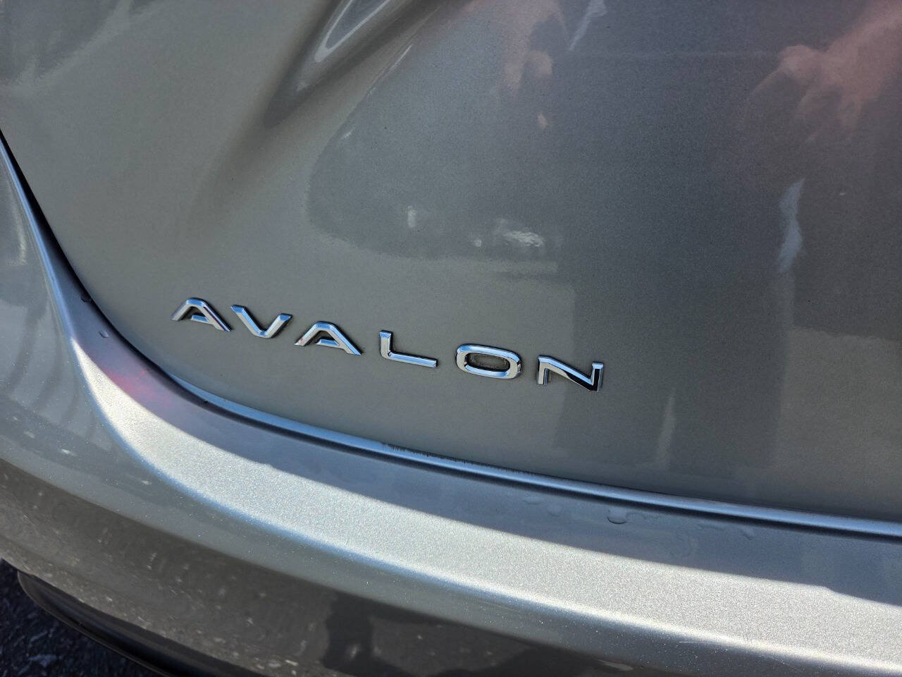 Used 2015 Toyota Avalon Limited FWD image 12