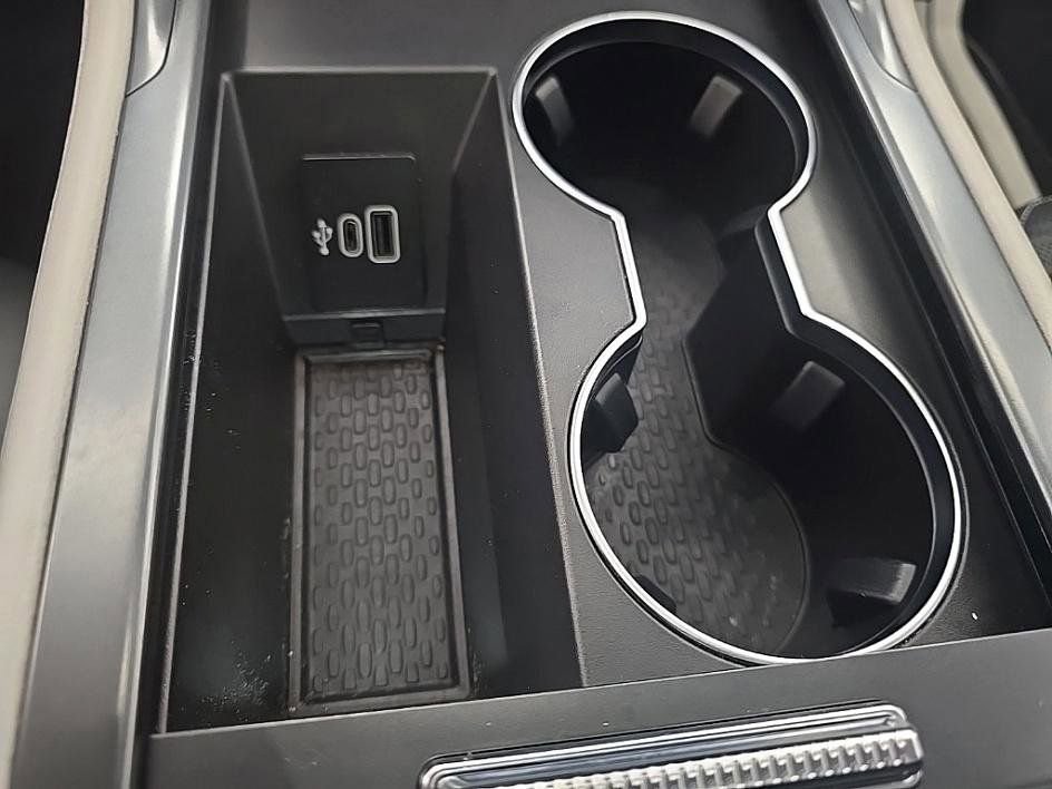 Used 2025 Lincoln Nautilus Reserve image 27