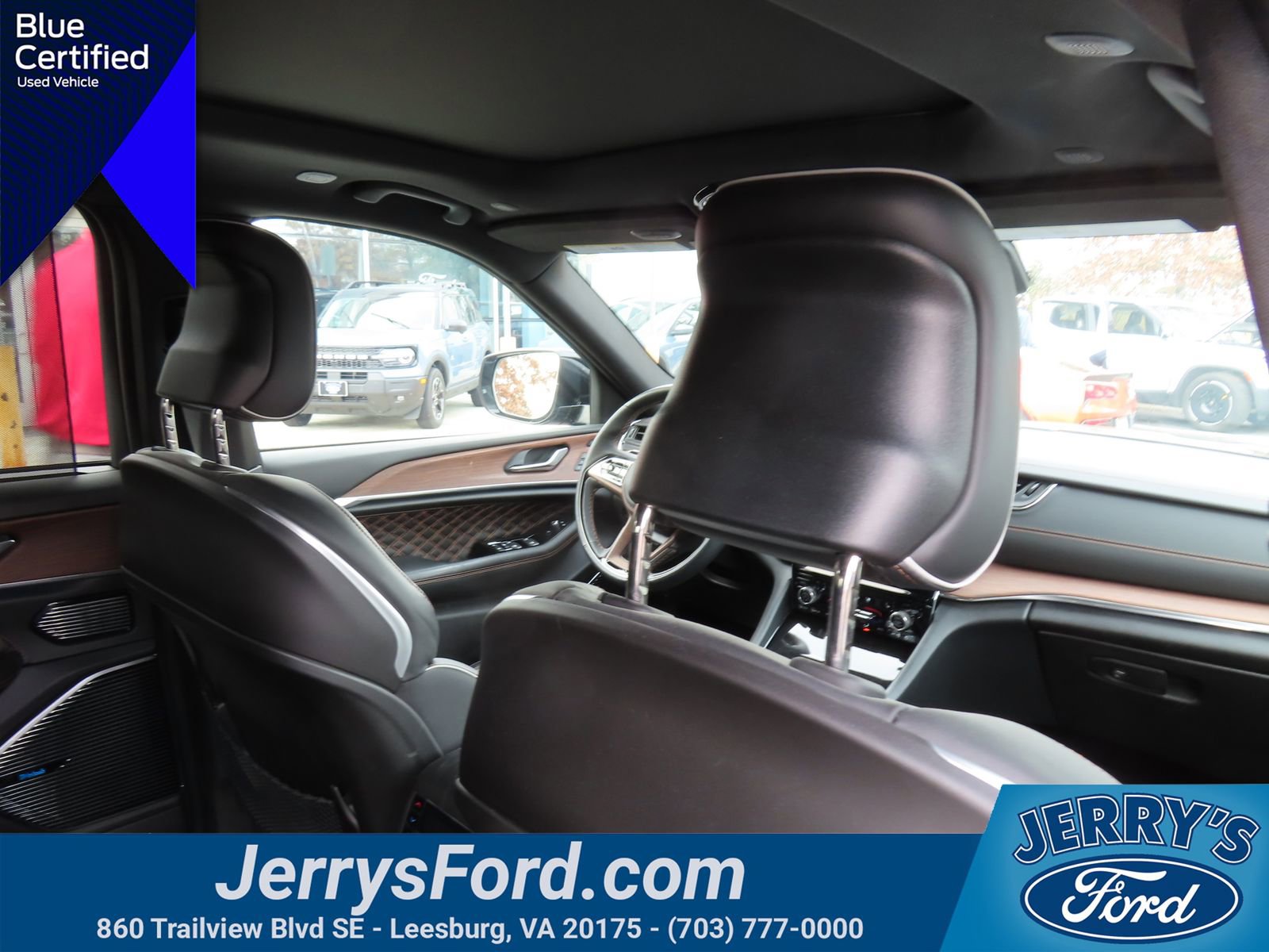 Used 2023 Jeep Grand Cherokee Summit w/ Luxury Tech Group V image 40