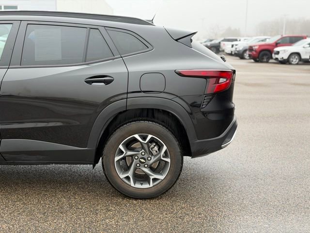 Used 2024 Chevrolet Trax LT image 10