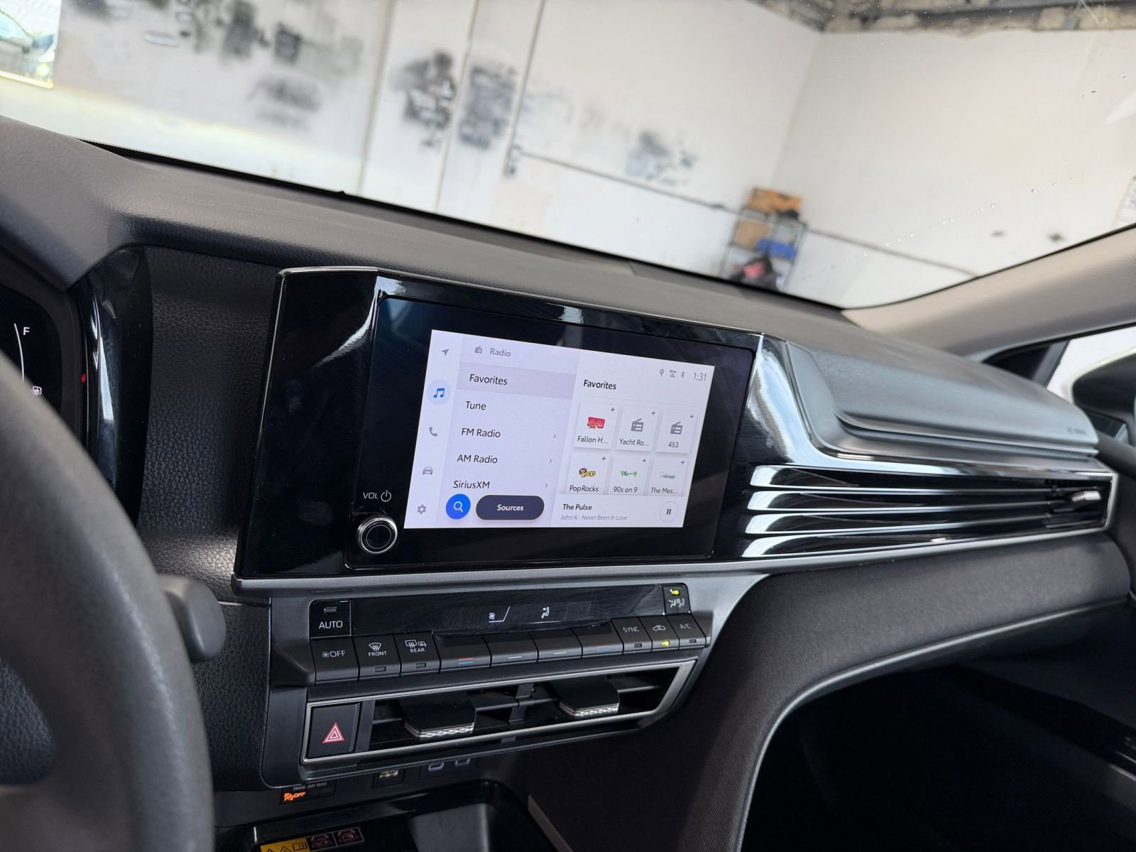 Used 2025 Toyota Camry LE image 21