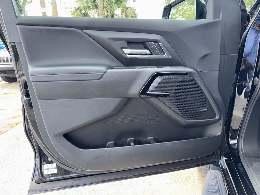 Used 2025 Chevrolet Silverado EV RST AWD/4WD image 32