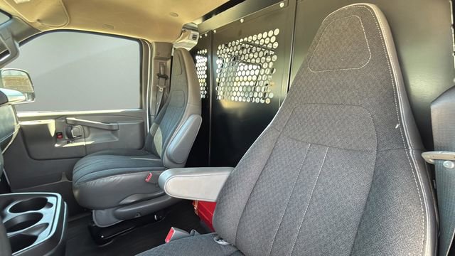 Used 2024 GMC Savana 2500 w/ Driver Convenience Package RWD image 20