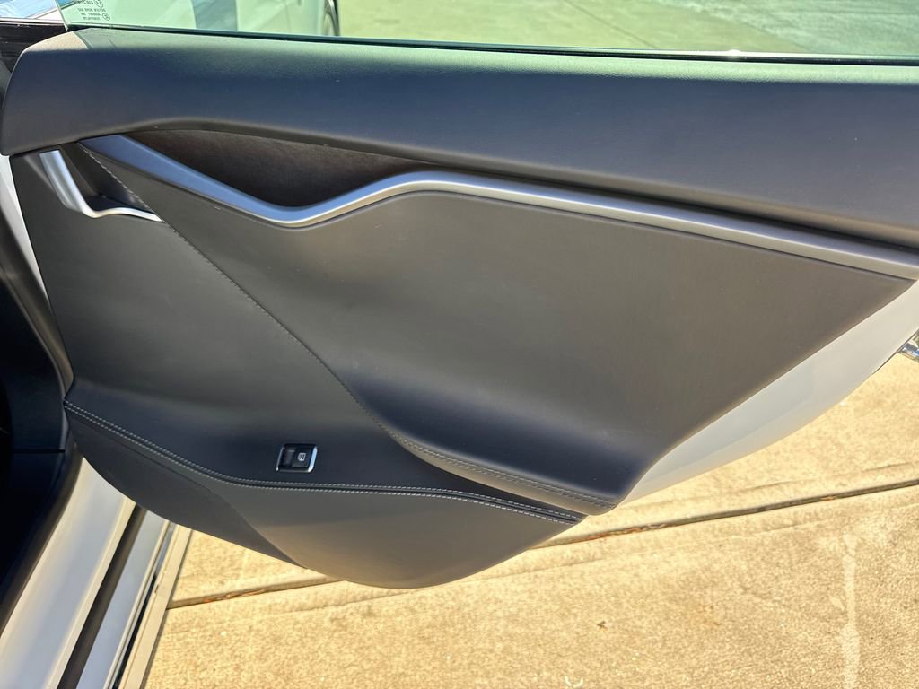 Used 2019 Tesla Model S Performance image 16