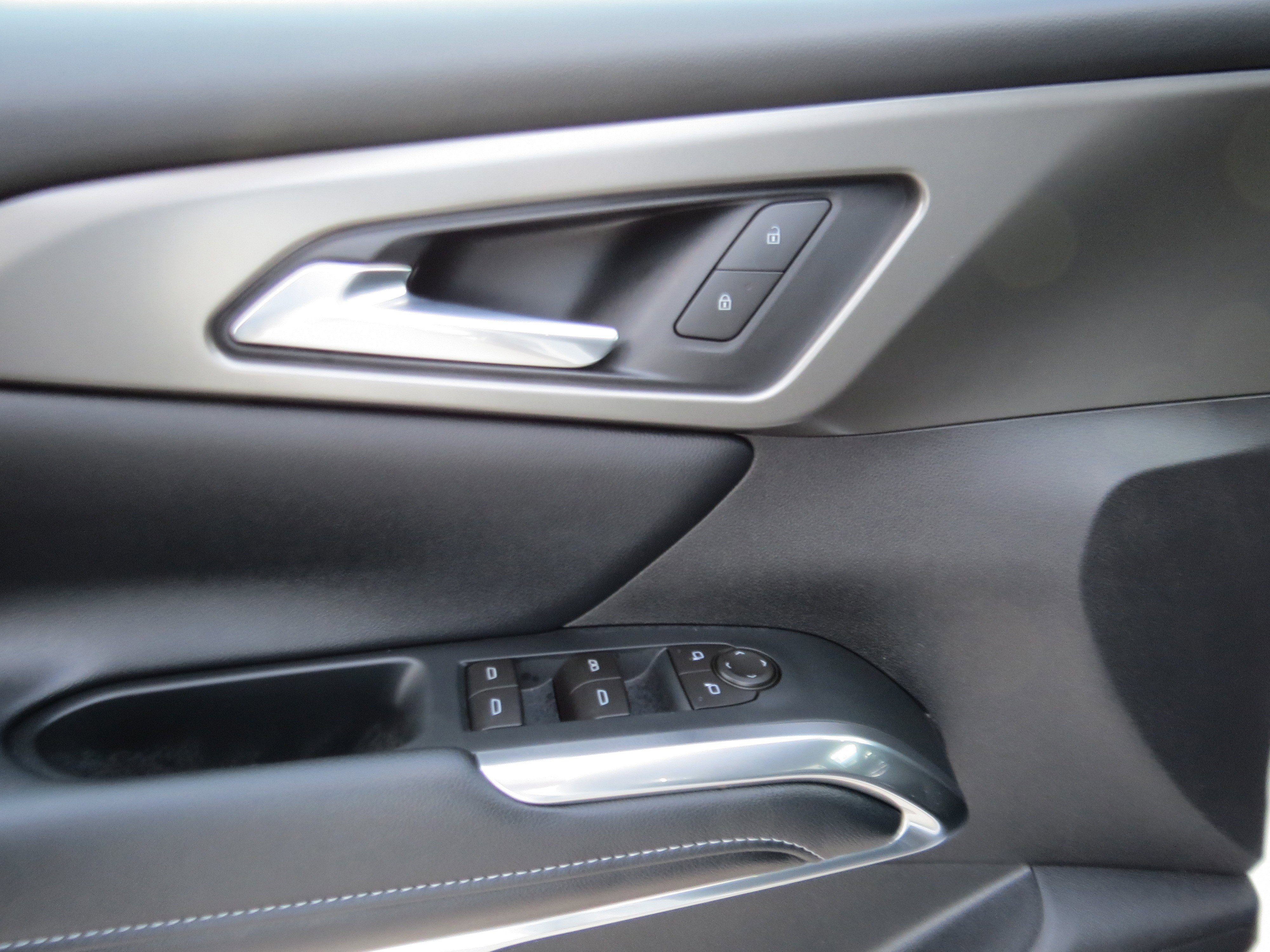 New 2026 Chevrolet Traverse LT w/ Driver Confidence Package FWD image 18