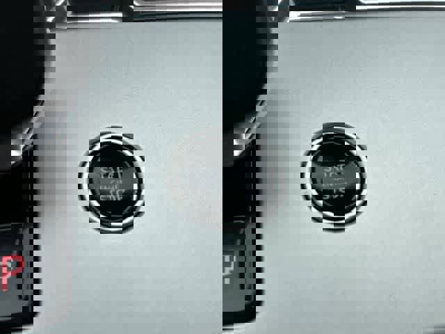 Used 2025 Land Rover Range Rover SE image 11