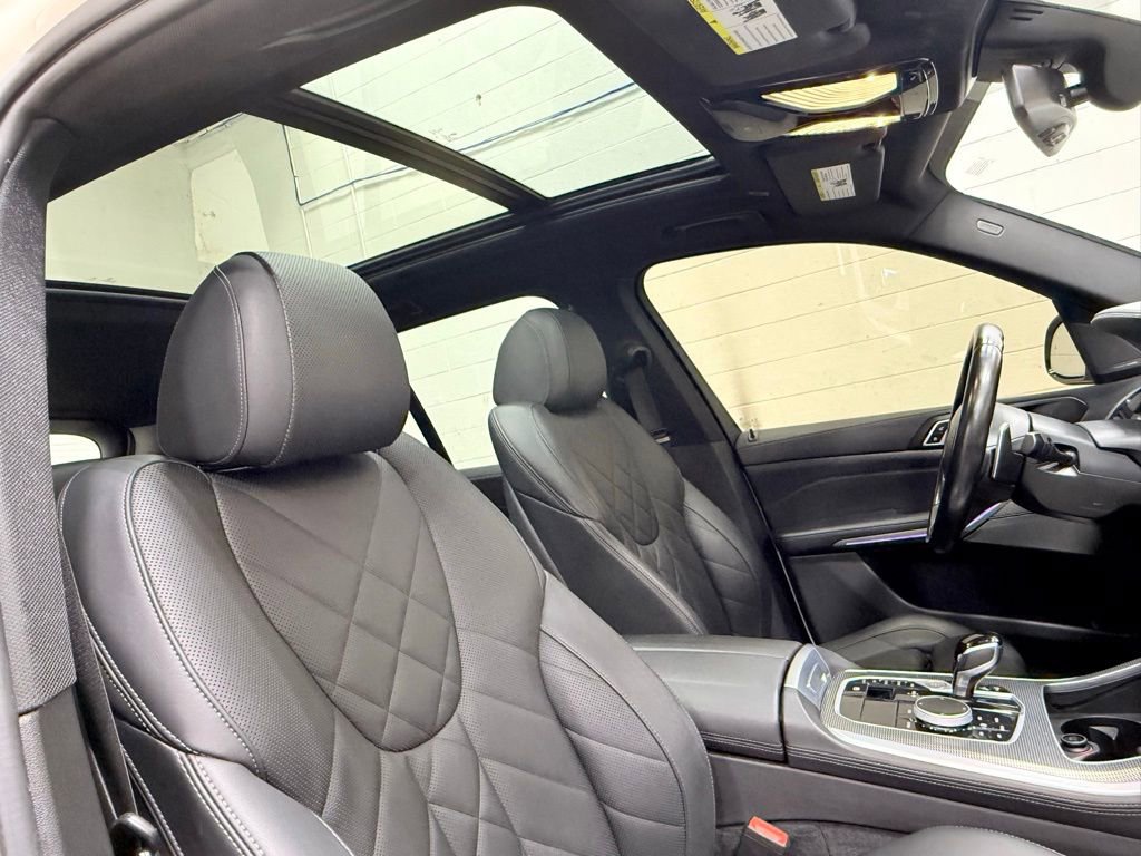 Used 2023 BMW X5 xDrive40i w/ M Sport Package image 32