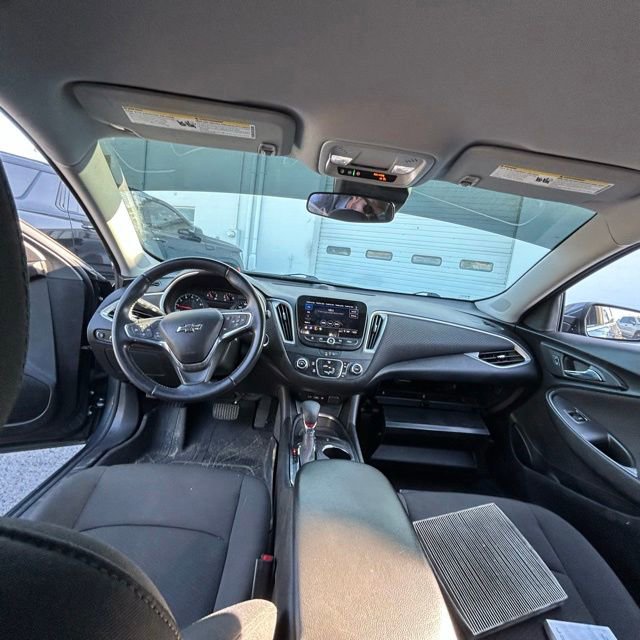 Used 2021 Chevrolet Malibu RS FWD image 16