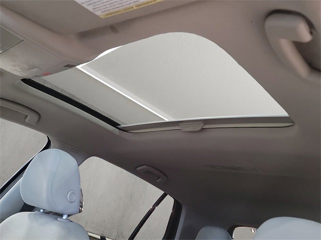 Used 2016 Volkswagen Golf S image 11