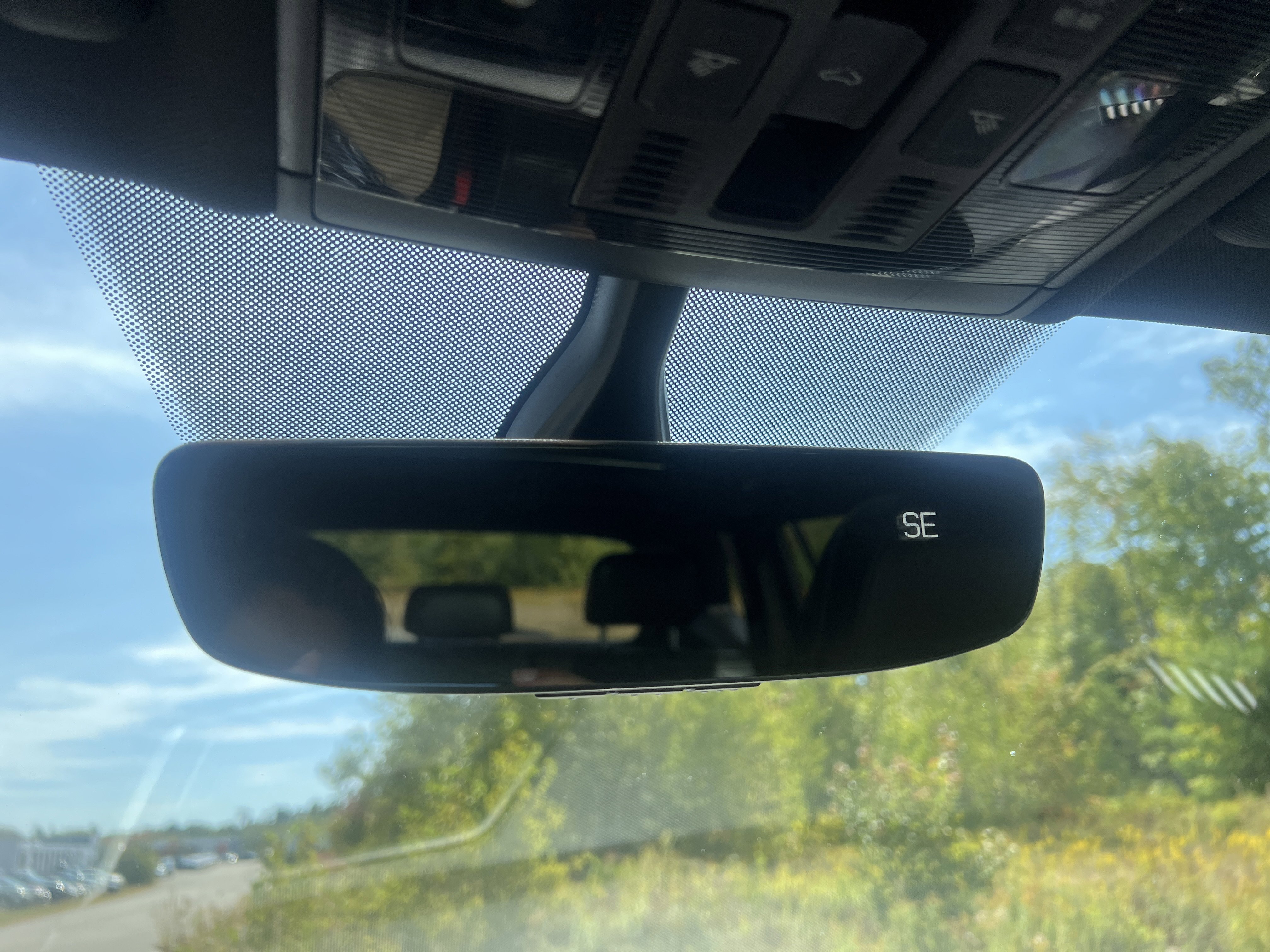 Used 2021 Volkswagen Tiguan SE R-Line image 29