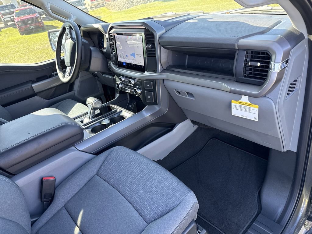 New 2025 Ford F150 Lightning XLT image 25