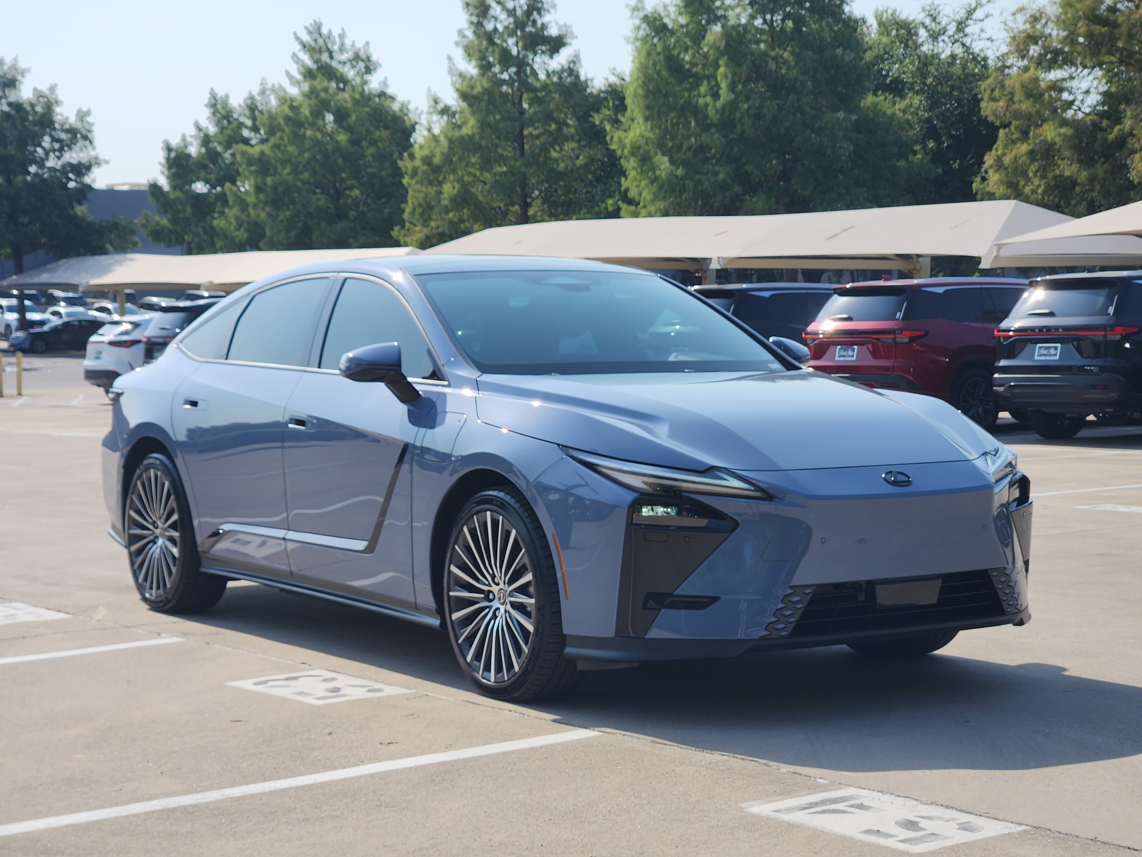 New 2026 Lexus ES 350e FWD image 2