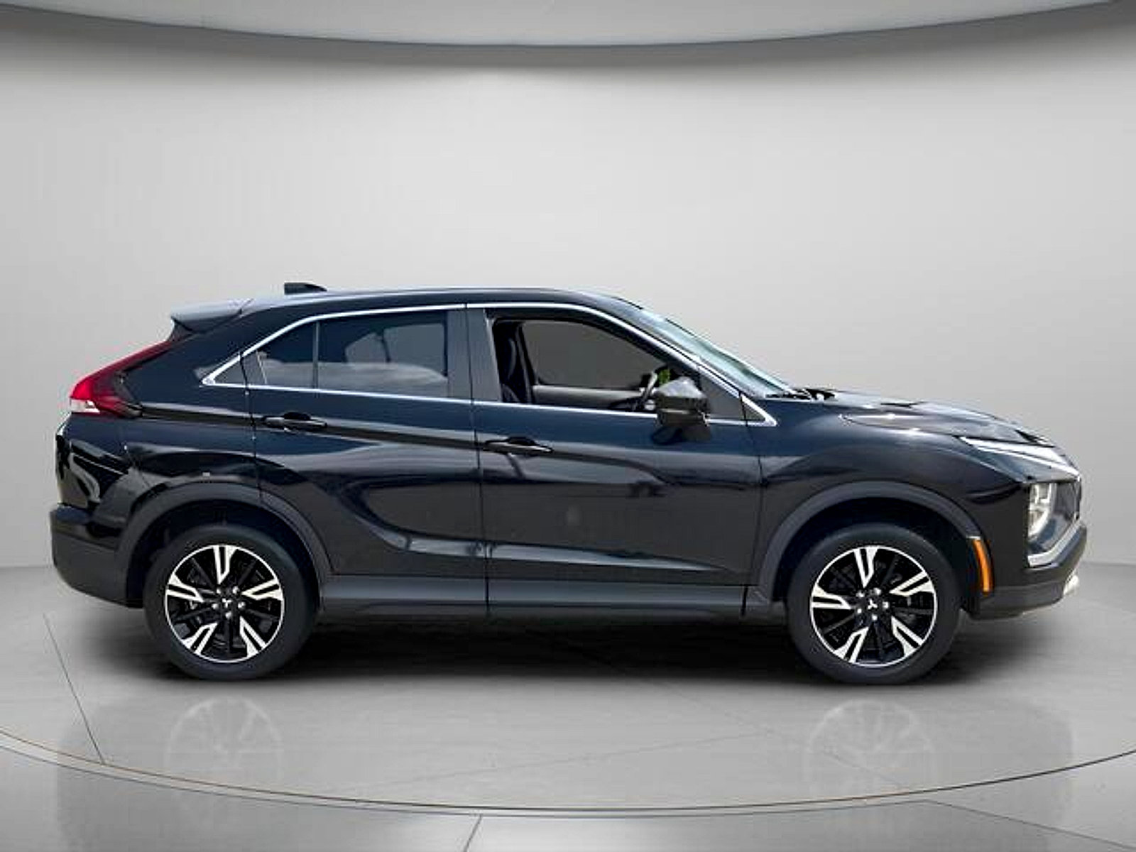 Used 2024 Mitsubishi Eclipse Cross AWD image 4