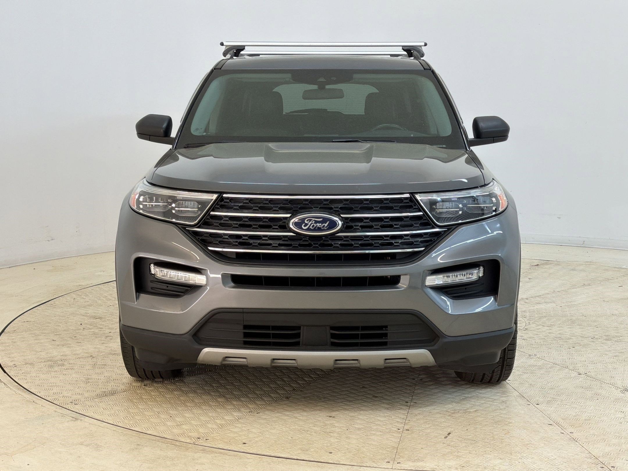 Used 2021 Ford Explorer XLT w/ Equipment Group 202A AWD/4WD image 6