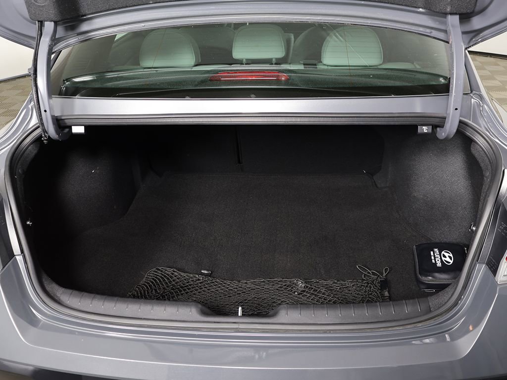 Certified 2024 Hyundai Elantra Limited FWD image 18