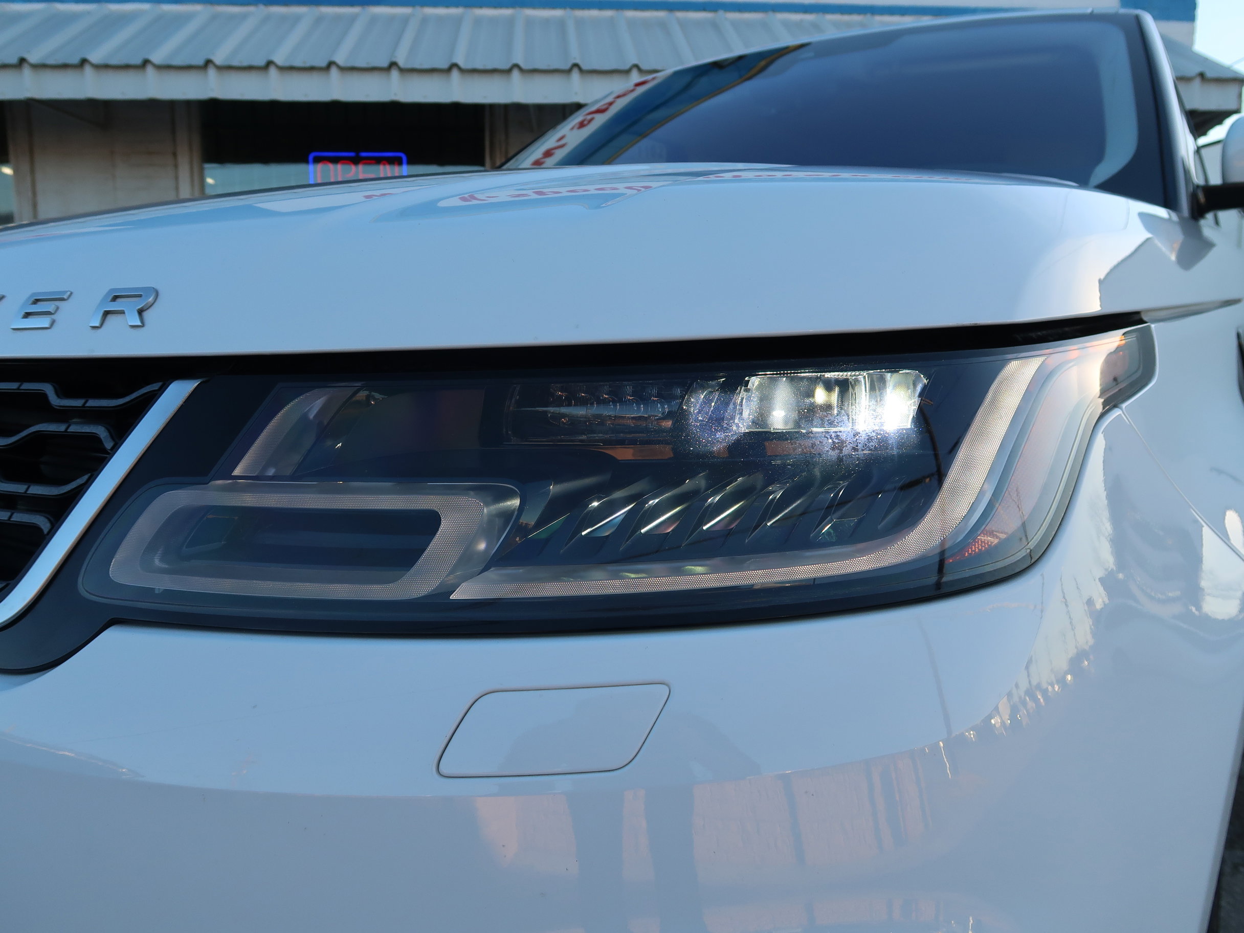 Used 2018 Land Rover Range Rover Sport SE image 51