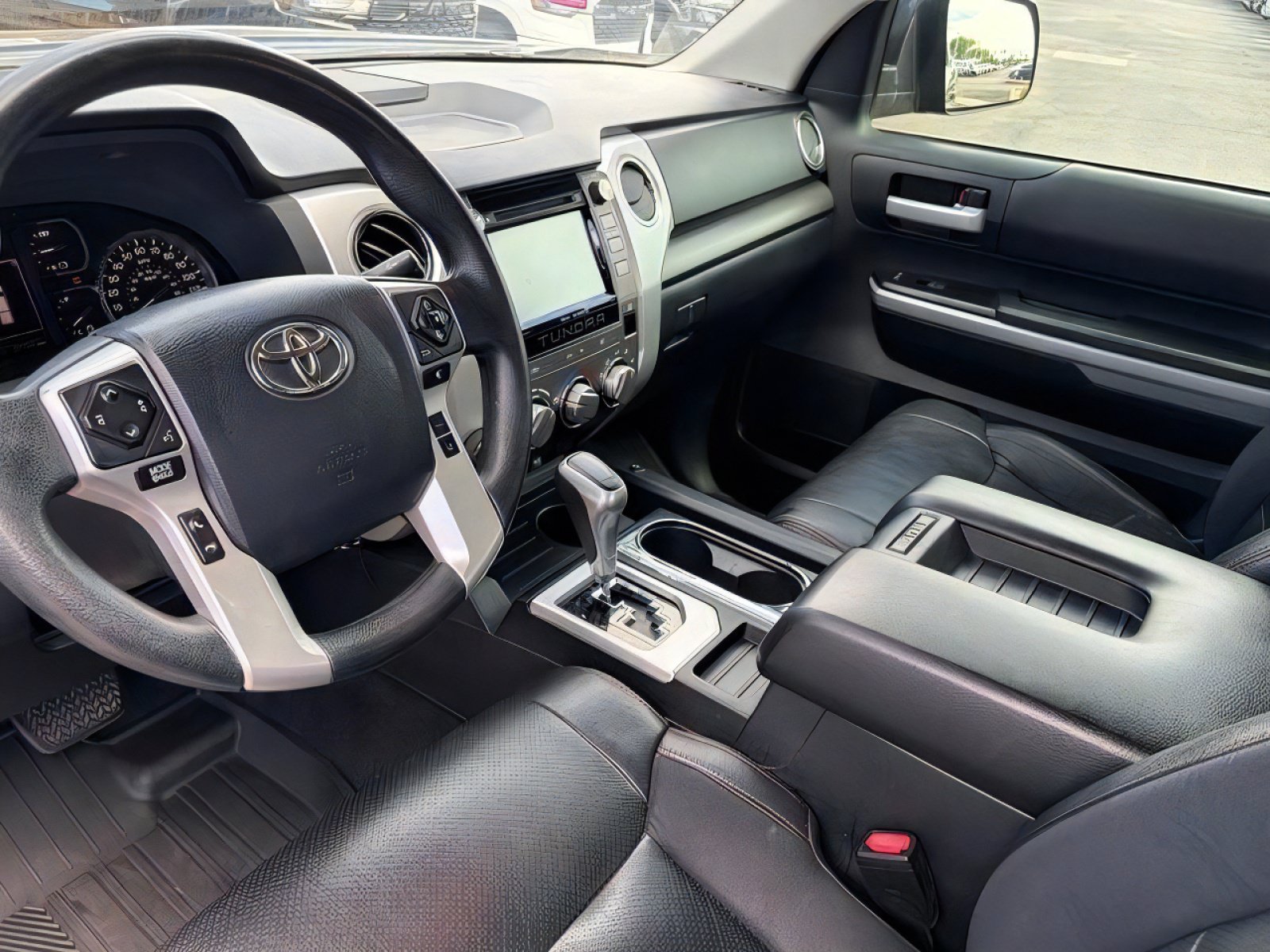 Used 2018 Toyota Tundra SR5 w/ SR5 Upgrade Package AWD/4WD image 16