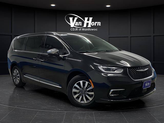 Used 2022 Chrysler Pacifica Limited