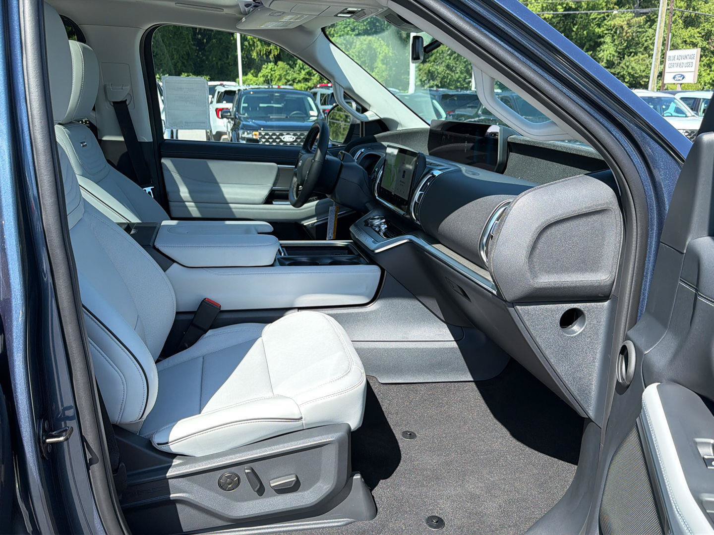 New 2027 Ford Expedition Platinum w/ Platinum Ultimate Package AWD/4WD image 22