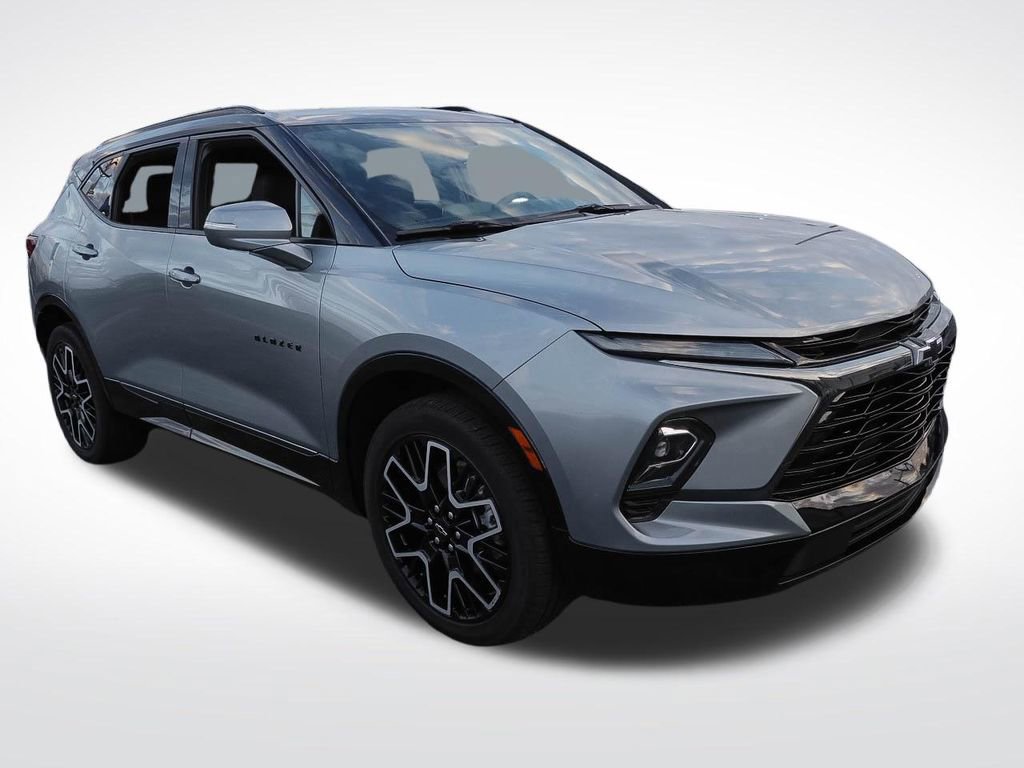 Certified 2023 Chevrolet Blazer RS w/ Driver Confidence II Package image 3