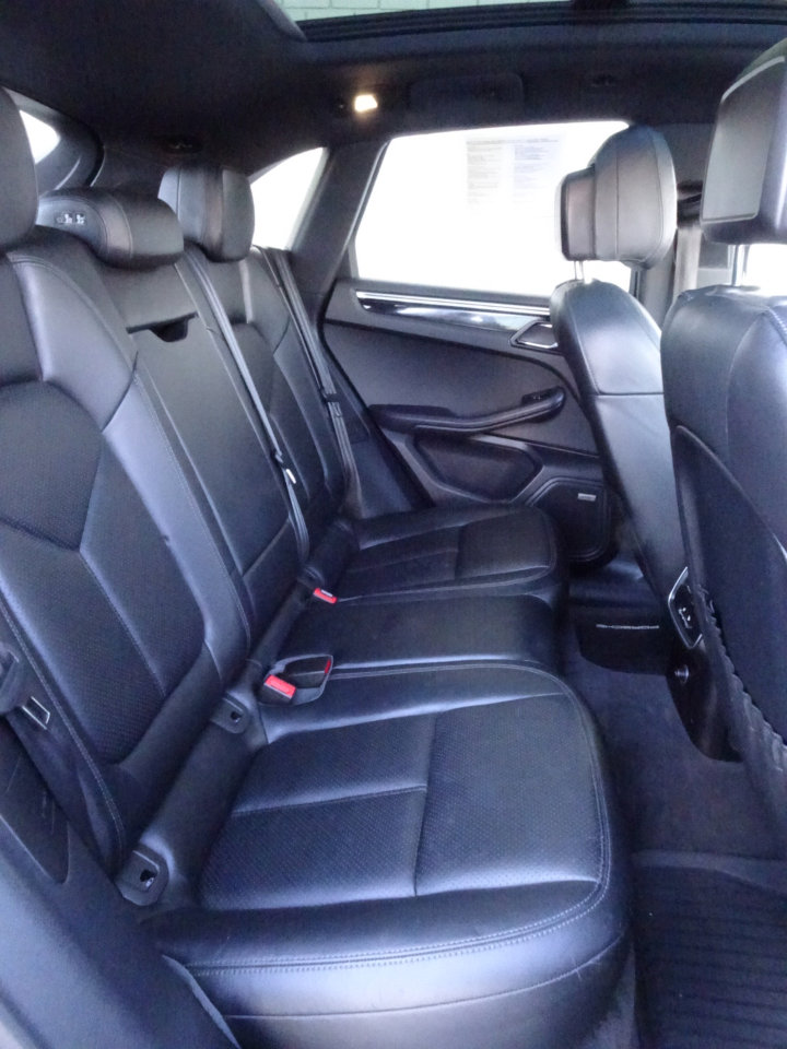 Used 2017 Porsche Macan S image 12