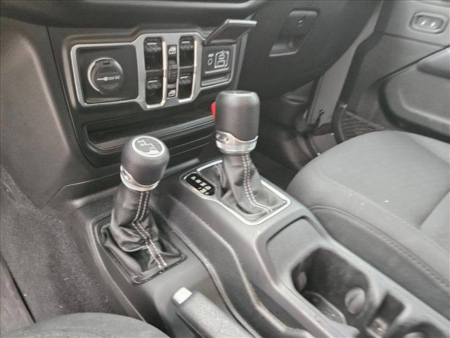 Used 2022 Jeep Gladiator Overland w/ Trailer Tow Package AWD/4WD image 17