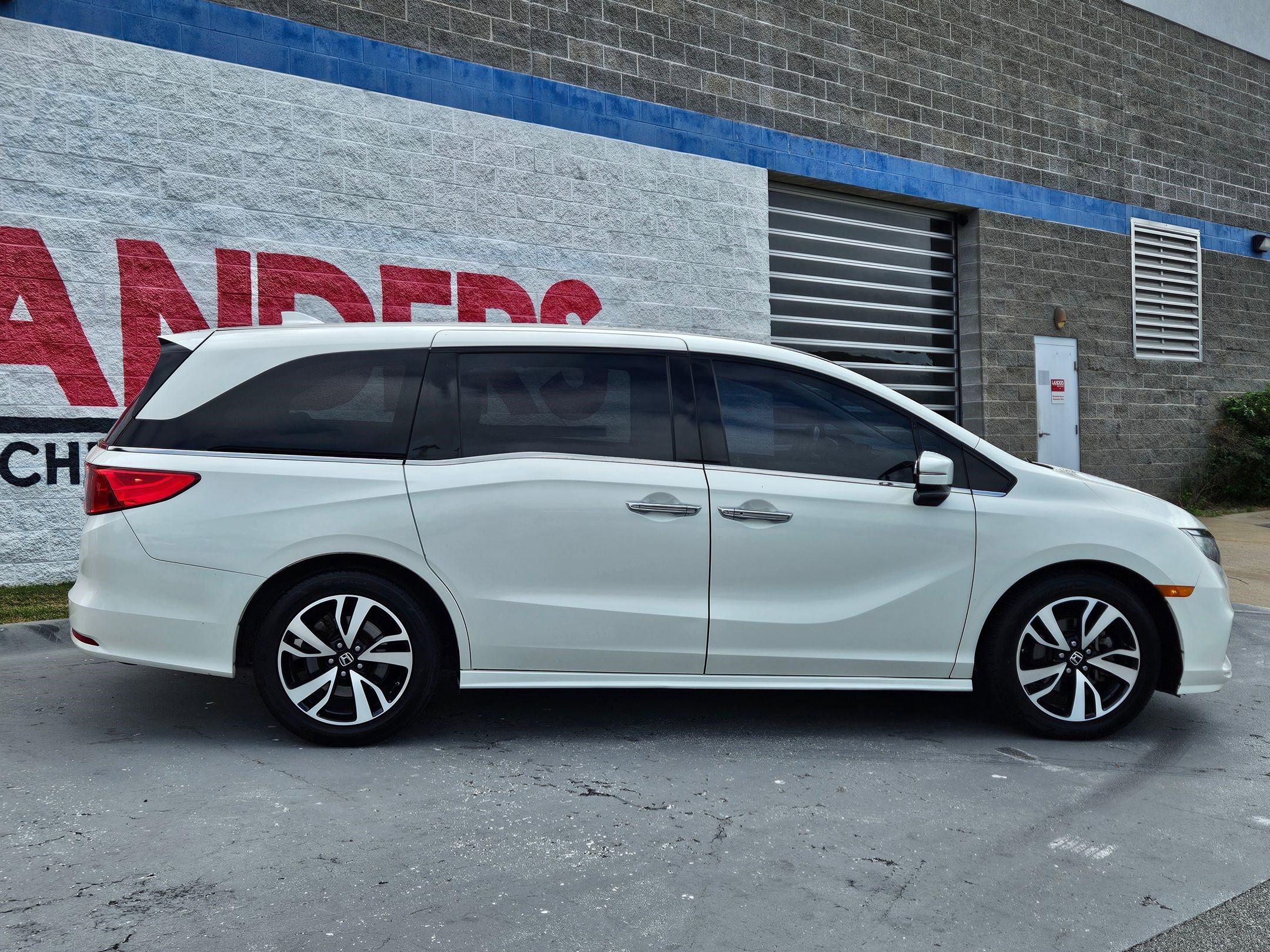 Used 2019 Honda Odyssey Elite image 8