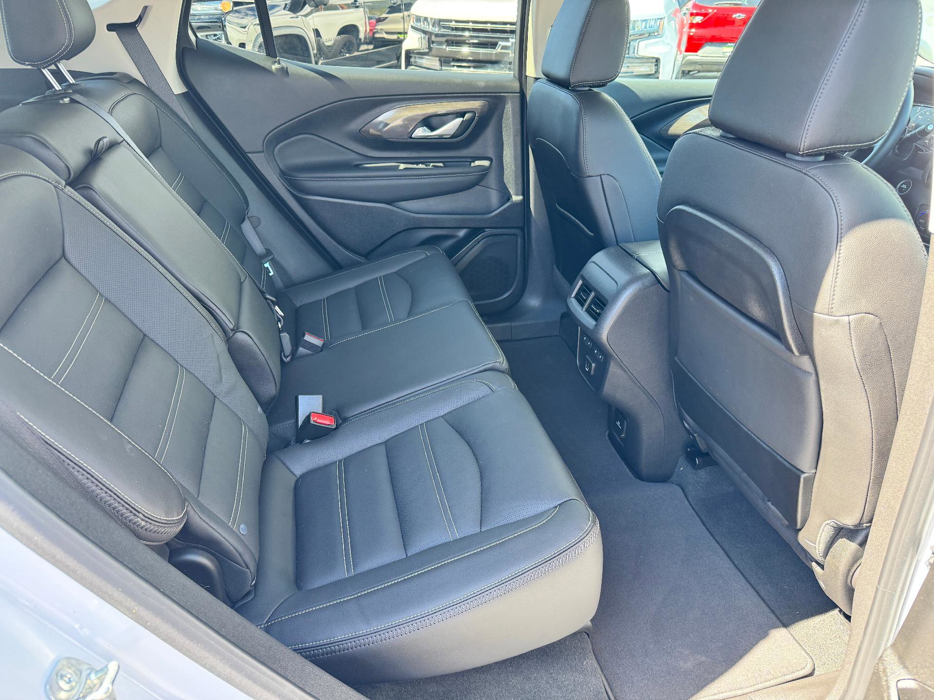 Used 2024 GMC Terrain Denali w/ Denali Premium Package AWD/4WD image 23