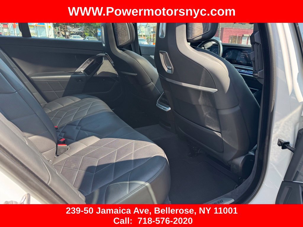 Used 2024 BMW 740i xDrive AWD/4WD image 29