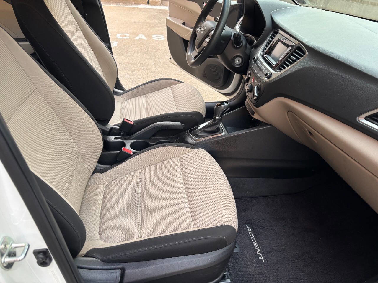 Used 2018 Hyundai Accent SE FWD image 25