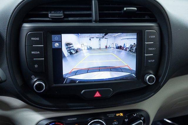 Used 2023 Kia Soul LX w/ LX Technology Package image 16