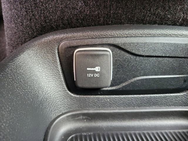 Used 2025 Chrysler Pacifica Select image 26